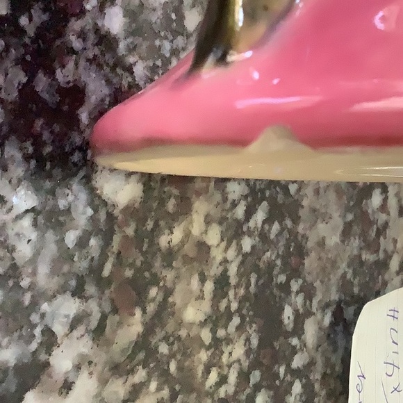 Hull pottery 7.5 in H Woodland vase - Picture 7 of 9